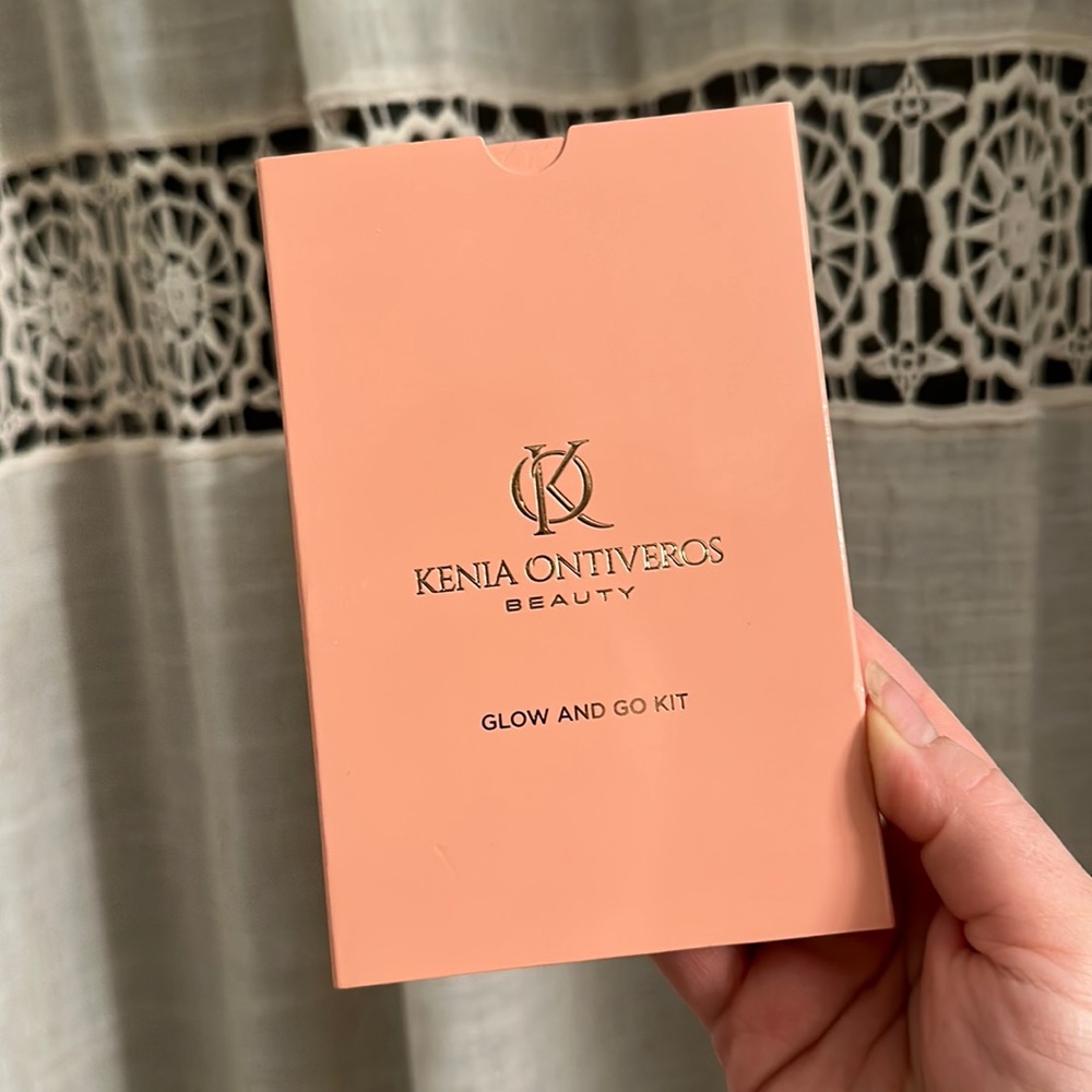 Kenia Ontoveros Glow and go kit